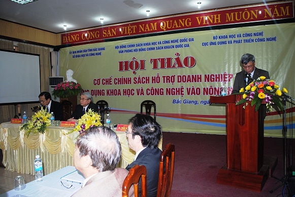 Thứ trưởng Bộ KH&CN Trần Việt Thanh phát biểu tại Hội thảo